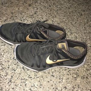Black and gold Nike training